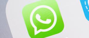 Die zu Facebook gehörende Firma WhatsApp startet am Montag eine Anzeigenkampagne.