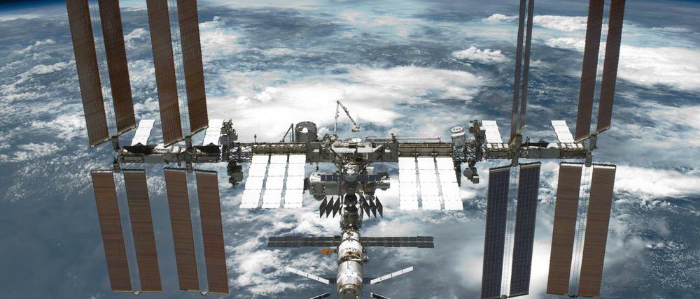 Seit 20 Jahren fliegt die ISS bemannt auf einer Erdumlaufbahn.