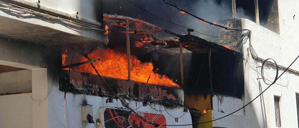 Das Restaurant "Why Not" in der Nähe des Ballermanns an der Playa de Palme steht am 20. Mai in Flammen. 