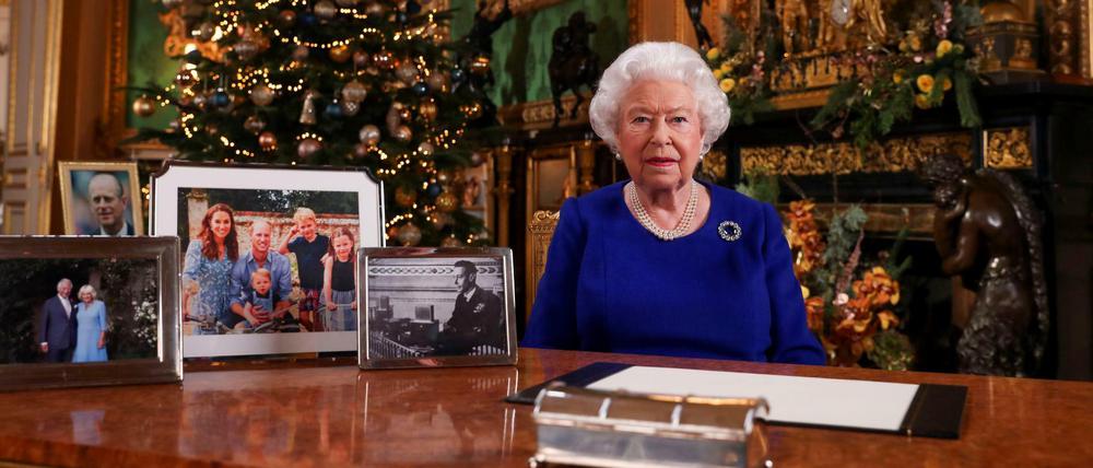 Queen Elizabeth in Windsor Castle 