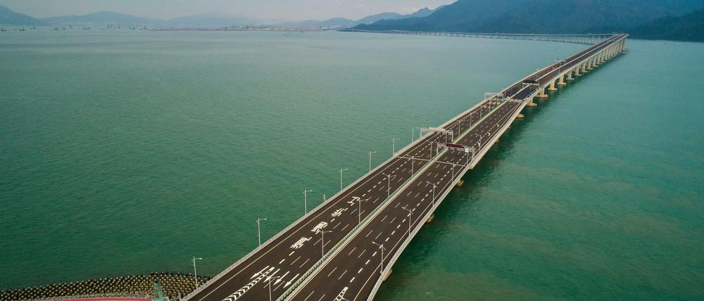 Das Luftbild zeigt den Hongkong-Abschnitt der Hong Kong-Zhuhai-Macao-Brücke in Hongkong, Südchina.