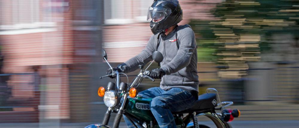 Für Moped-Führerscheine wird das Straßenverkehrsgesetz geändert.