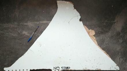Diese Wrackteil könnte zur verschollenen Passagiermaschine MH370 gehören. Es wird in Australien untersucht. 