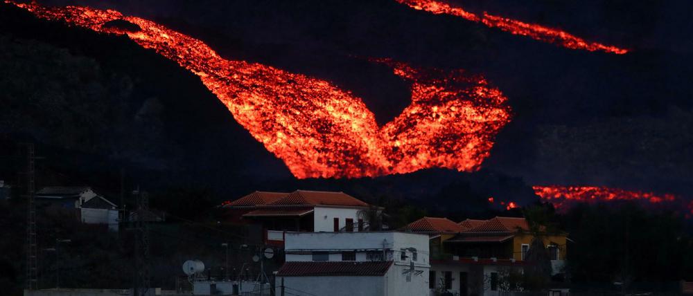 La Palma ist sowohl von dem Vulkanausbruch als auch von den Erdbeben schwer getroffen.