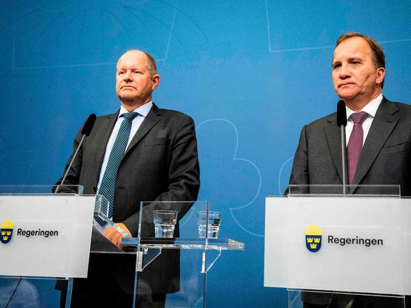 Gmeinsamer Auftritt: Der Chef des Zivilschutzes, Dan Eliasson (links) und Premier Stefan Löfven.