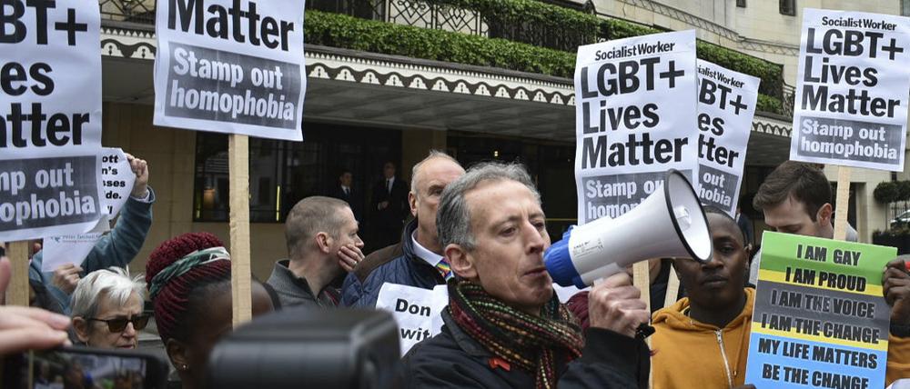 Menschenrechtsaktivisten bei einer Demonstration in London gegen die verschärften Strafgesetze gegen Homosexuelle in Brunei