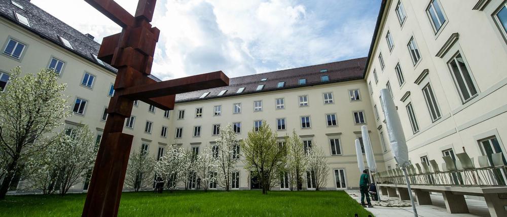 Das Erzbistum München - hier der Innenhof des neuen Dienstgebäudes des Erzbischöflichen Ordinariats in München - ist das reichste Deutschlands. 