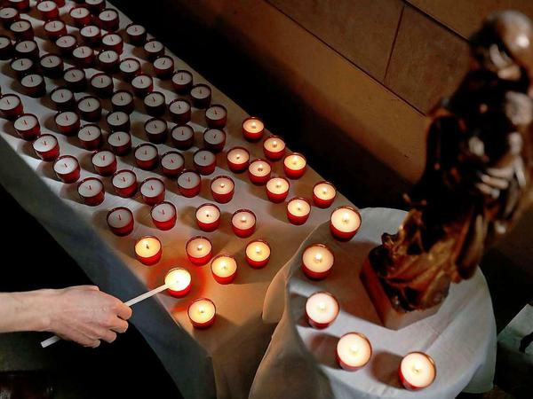 In der Kathedrale Notre-Dame-du-Bourg der französischen Gemeinde Digne-les-Bains haben am Samstag Einwohner der Opfer des Flugzeugabsturzes vom Dienstag gedacht.
