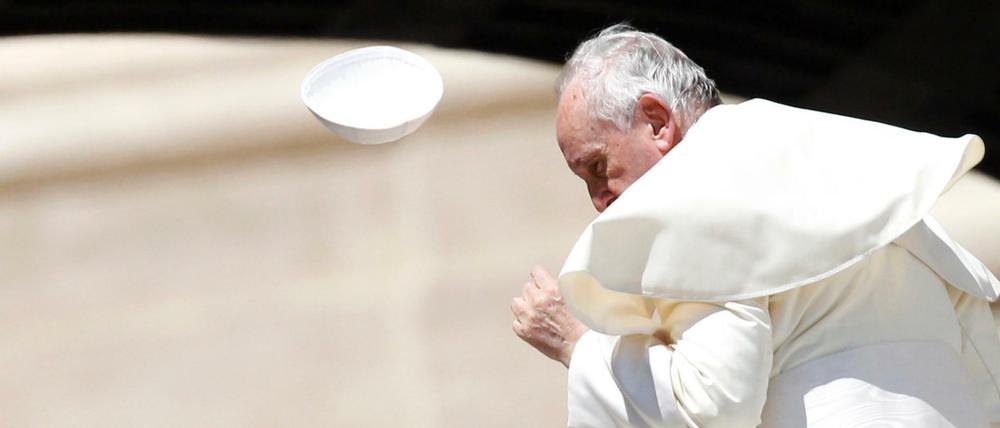 Papst Franziskus geht angesichts homosexueller Eltern der Hut hoch.