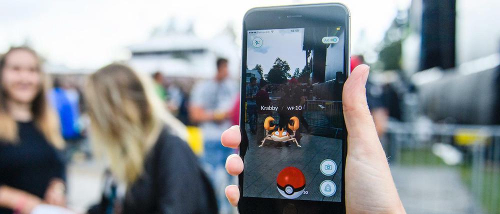 Das Smartphone-Spiel Pokémon kann seit Mittwoch auch in Deutschland heruntergeladen werden.
