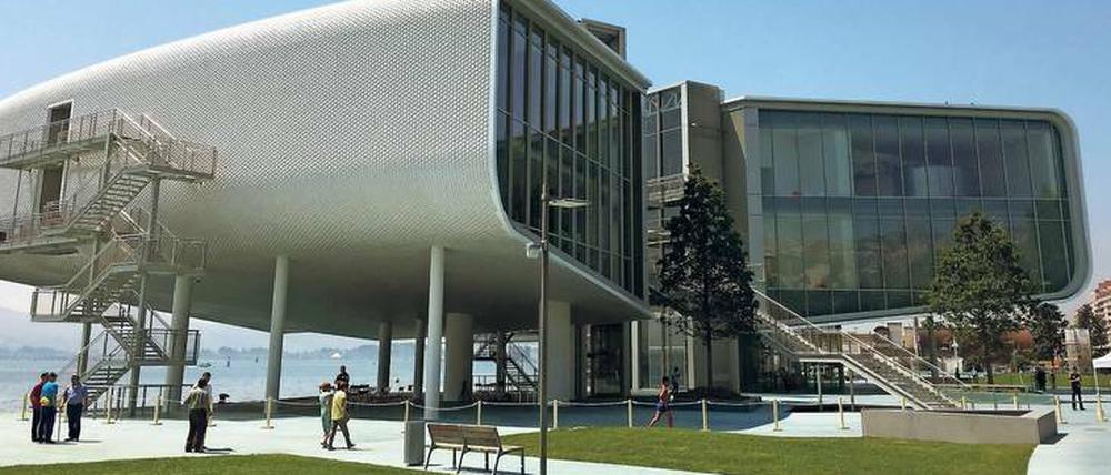 Kulturzentrum direkt am Wasser. Das nordspanische Santander hat mit dem „Centro Botín ein neues Wahrzeichen bekommen. 