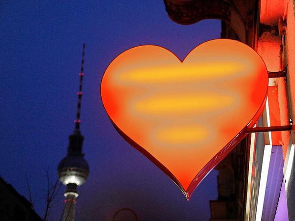 Ein Herz im Herzen Berlins. Trotzdem ist die Hälfte der Bevölkerung in der Hauptstadt single.