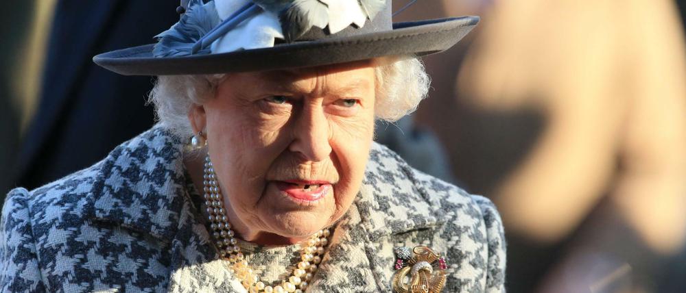 Die britische Queen Elizabeth zeigt sich "traurig" wegen der Schwierigkeiten von Harry und Meghan.