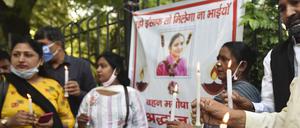 Gedenken an eines der Vergewaltigungsopfer in Indien – anderorts gab es heftige Proteste.