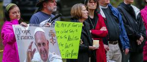 Vergeblich war auch dieser letzte Verweis der Aktivisten auf den Appell des Papstes gegen die Hinrichtung. 