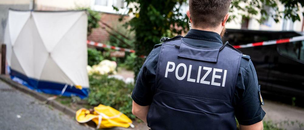 Ein 54-jähriger Mann war bei dem Einsatz im Bremer Stadtteil Gröpelingen erschossen worden.