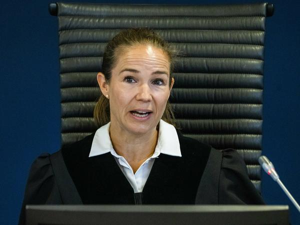 Bezirksrichterin Annika Lindström verkündet das Urteil gegen Manshaus.