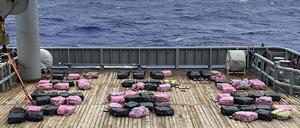Die neuseeländischen Behörden haben mehr als drei Tonnen Kokain beschlagnahmt, die im Pazifik vor dem Inselstaat trieben.