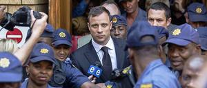 Pistorius konnte nach dem Urteil das Gericht verlassen - gegen Kaution