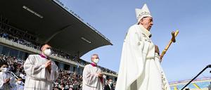 Papst Franziskus bei der Heiligen Messe im GSP-Stadion in Nikosia.