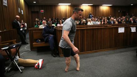 Oscar Pistorius ohne Beinprothese im Gerichtssaal. 