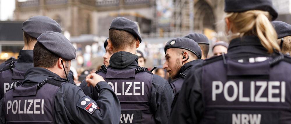 Für Polizisten in NRW soll die Überstundenregelung verbessert werden. 
