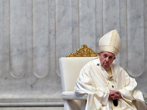 Papst Franziskus beim Auftakt der durch die Corona-Pandemie eingeschränkten österlichen Zeremonien.