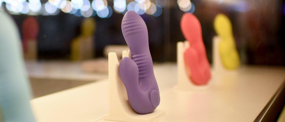 Sex-Spielzeuge sind auf der Erotikmesse Venus ausgestellt. (Symbolbild)