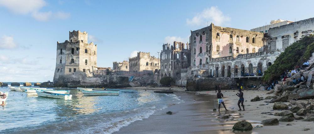 Trügerische Idylle am Strand von Mogadischu - in dessen Stadtzentrum am vergangenen Wochenende eine Bombe explodierte.