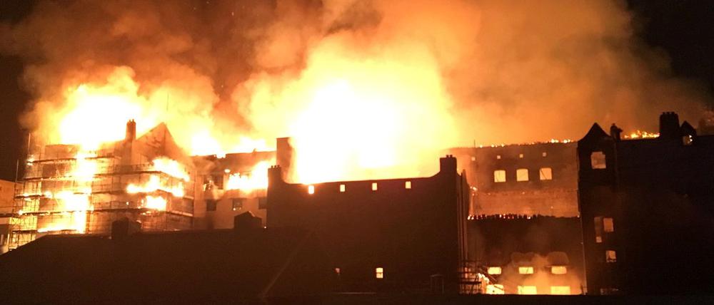 Die Glasgow School of Art in Flammen