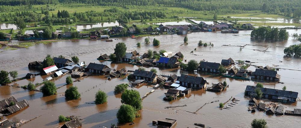 Eine Luftaufnahme zeigt nach tagelangen Regenfällen ein riesiges Überschwemmungsgebiet in Sibirien. 