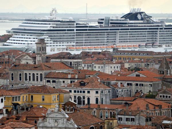 In Venedig ziehen viele Einwohner schon aus der Stadt, um den Touristenmassen zu entgehen. 