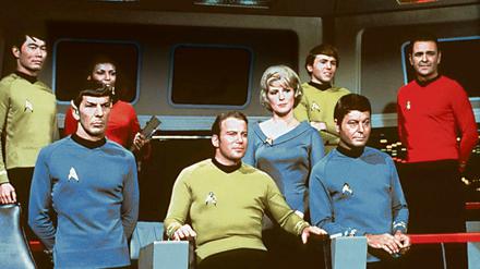 Jahrelang durchflog seit 1966 das von Captain Kirk (M.) geführte Raumschiff die Weiten des Weltalls. 