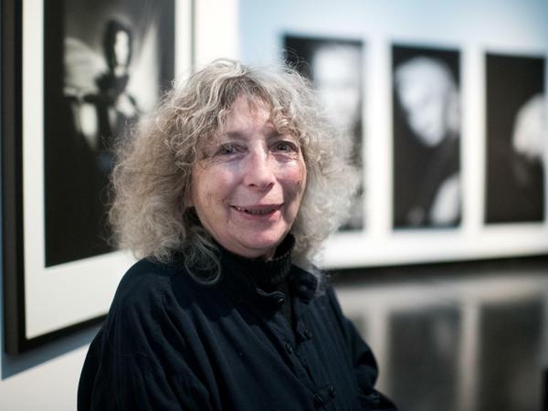 Elegie in Schwarzweiß. Elfi Mikesch, Regisseurin, Fotografin und Kamerafrau in ihrem Ausstellungsraum in der Akademie der Künste.