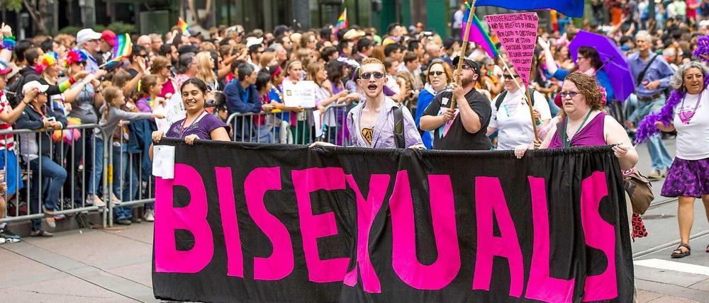 Bisexuelle demonstrieren auf dem San Francisco Pride 2015.
