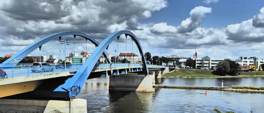 Die Brücke über die Oder, die Frankfurt und Slubice verbindet - darüber wird auch der Pride am Samstag ziehen.