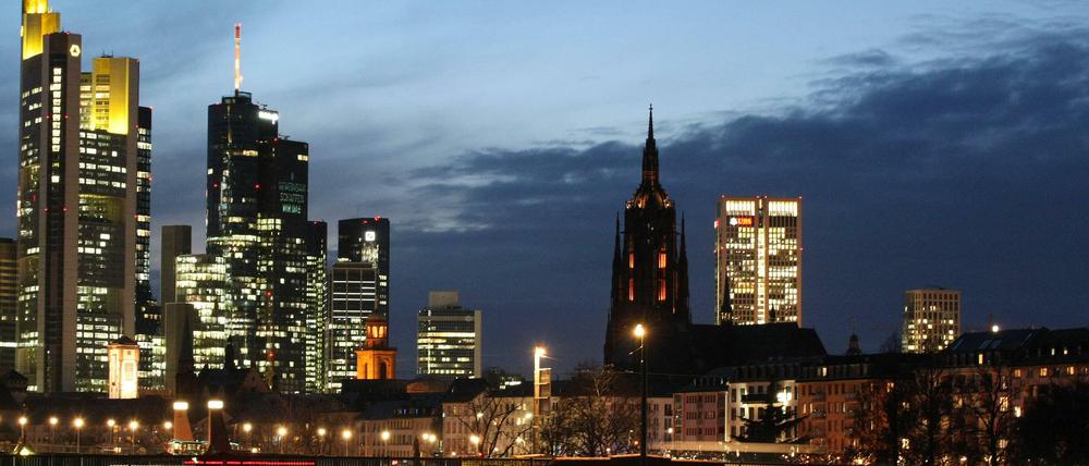 In der Nacht von Samstag auf Sonntag kam es in Frankfurt zu einem transfeindlichen Angriff.