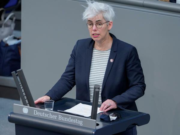 Ulle Schauws, 55, ist seit 2013 Mitglied des Deutschen Bundestags. 