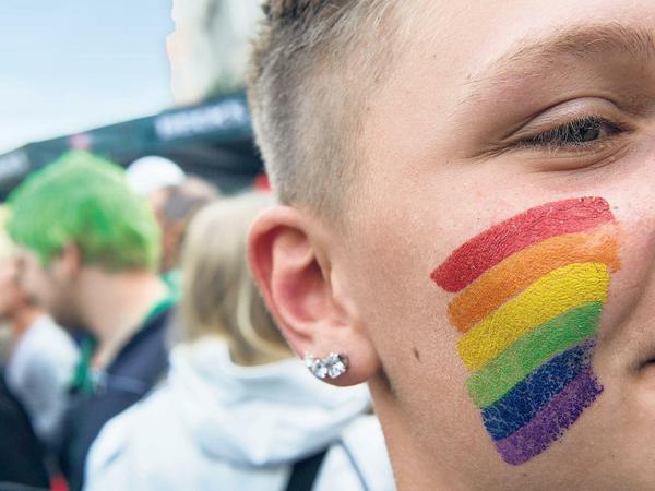 Beim Coming Out stoßen viele junge Lesben und Schwule immer noch auf Ablehnung.