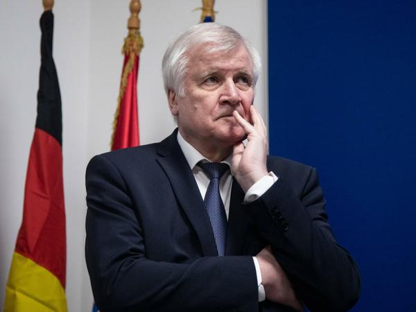 "Ein guter Innenminister bricht Grundrechte nicht, er verteidigt sie": Die FDP kritisiert Horst Seehofer (CSU).
