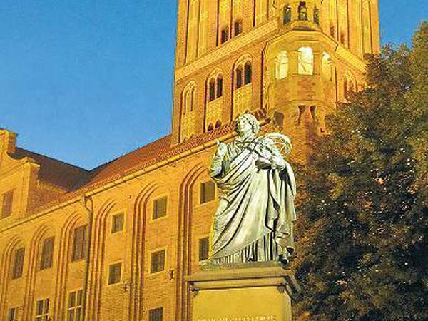 Kopernikus vor dem Rathaus von Thorn.