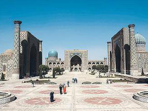 Wie aus einem Guss. Der Registan-Platz in Samarkand. 