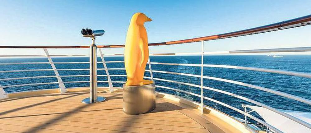 Kunst am (Schiffs-)Bau. Eine herausragende Rolle auf der „Mein Schiff 4“ spielt nicht allein dieser Pinguin am Ausguck auf Deck 15. Insgesamt 6000 Kunstwerke kann der Passagier an Bord entdecken. 