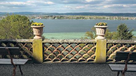 Was für ein Blick! Vom Schloss auf dem Arenenberg im schweizerischen Salenstein schaut der Besucher direkt auf die Insel Reichenau.