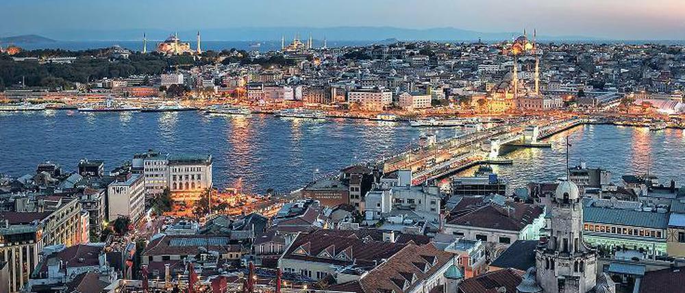 Alles auf einen Blick. Galata-Brücke, Hagia Sophia und Blaue Moschee. Doch Istanbul hat mehr zu bieten. 
