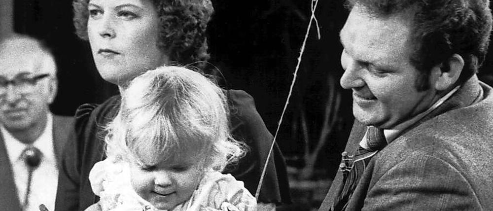Wie alles begann: Louise Brown (hier mit ihren Eltern 1979, ein Jahr nach ihrer Geburt) war das erste "Retortenbaby".