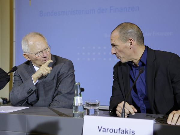 Deutliche Differenzen: Wolfgang Schäuble und Yanis Varoufakis im Februar 2015.