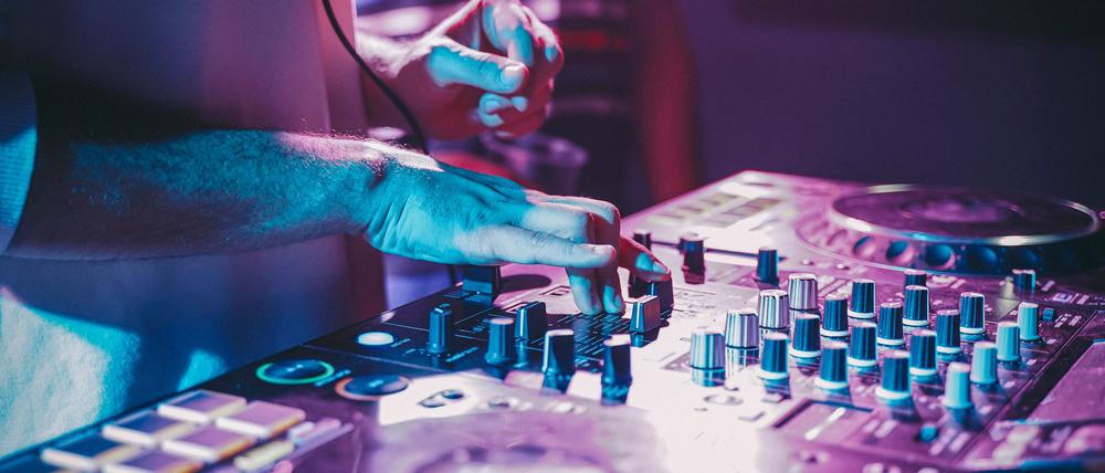 Produzenten von elektronischer Musik verdienen deutlich weniger als DJs.