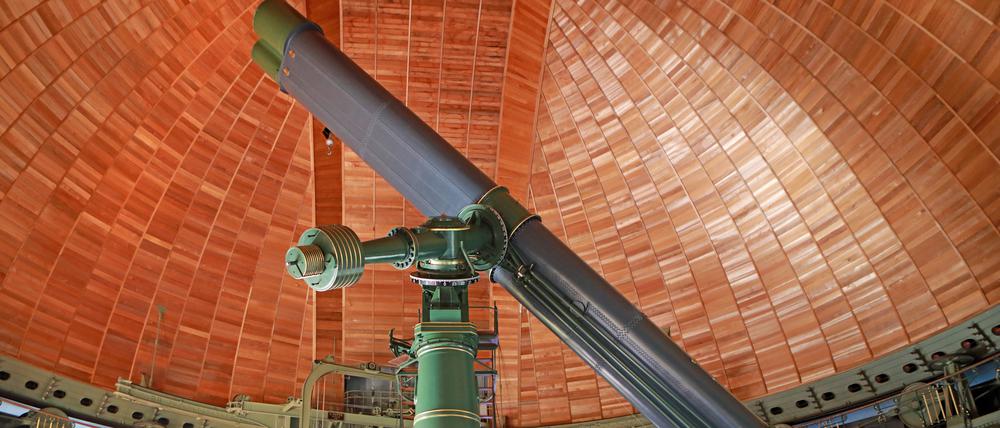 Großer Refraktor (Linsenfernrohr).1899 aufgestelltes Doppelteleskop  auf dem Potsdamer Telegrafenberg. Wissenschaftspark Albert Einstein. Leibniz-Institut für Astrophysik Potsdam.