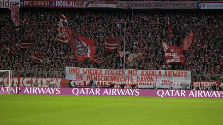 Die Bayern-Fans hatten immer wieder heftige Kritik an dem Deal mit Qatar Airways geäußert.
